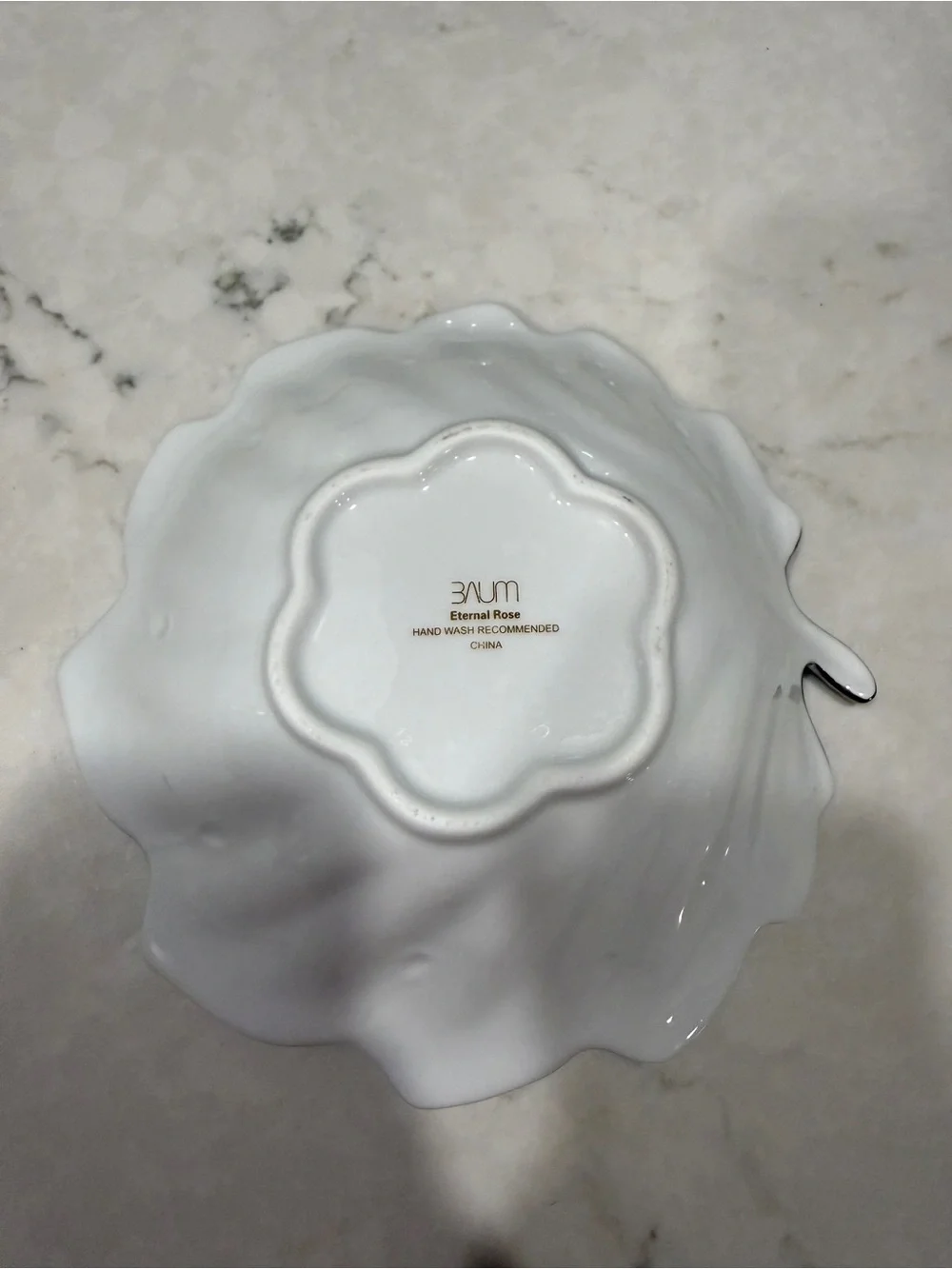 Blue and White Floral Scalloped Porcelain china Bowl - Picture 4 of 4